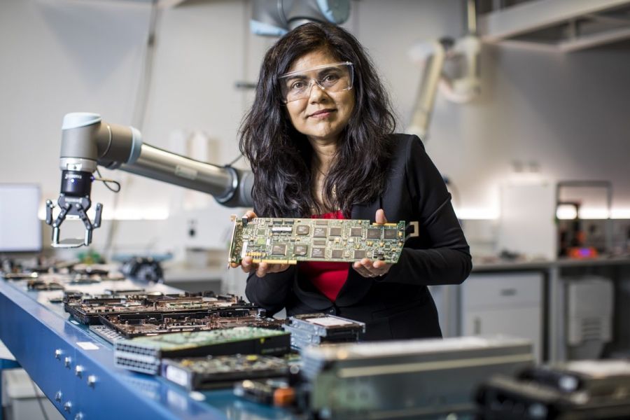 Renowned e-waste inventor encourages young people in Australia Day message