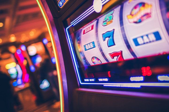 Govt’s gaming reform agenda slashes pokies quota by 3,000