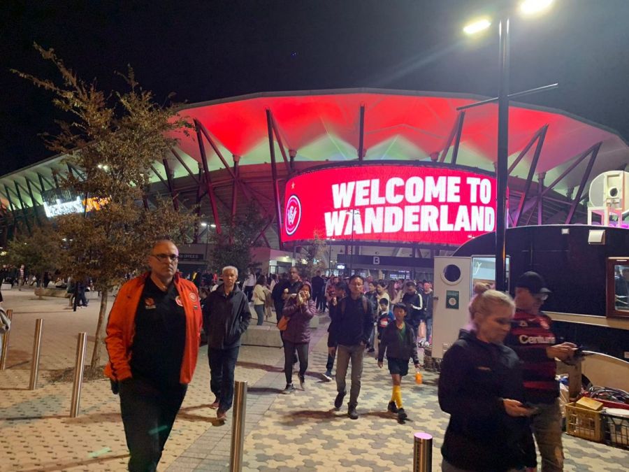 Derby thriller at Bankwest: Wanderers keep their season alive, eye home run