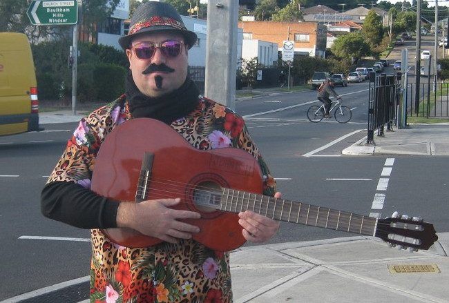 Meet a true local legend: Guitar guy who’s winning commuter’s hearts